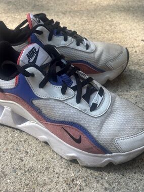 Nike RYZ 365 2 Sneakers Women’s Size 7